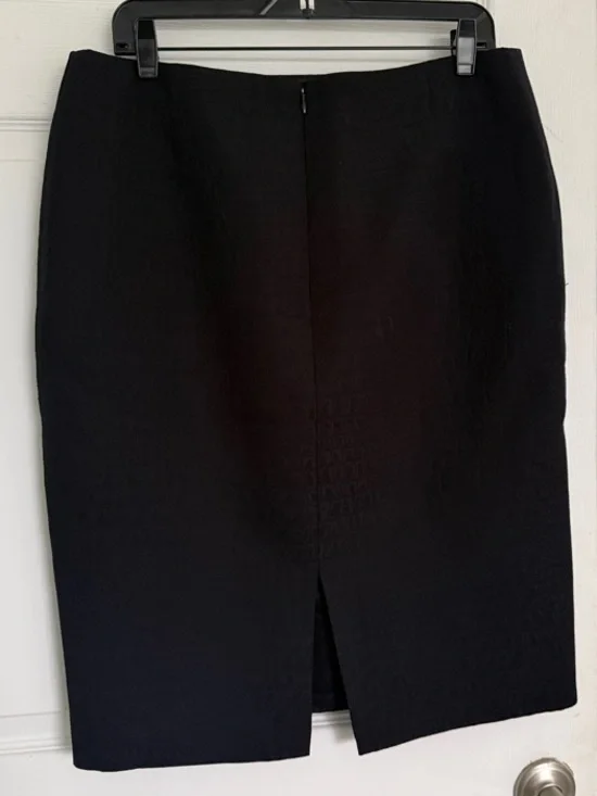 Tahari Black Textured Pencil Skirt Size 14 Croc Embossed Lined Classic Workwear - Picture 4 of 16